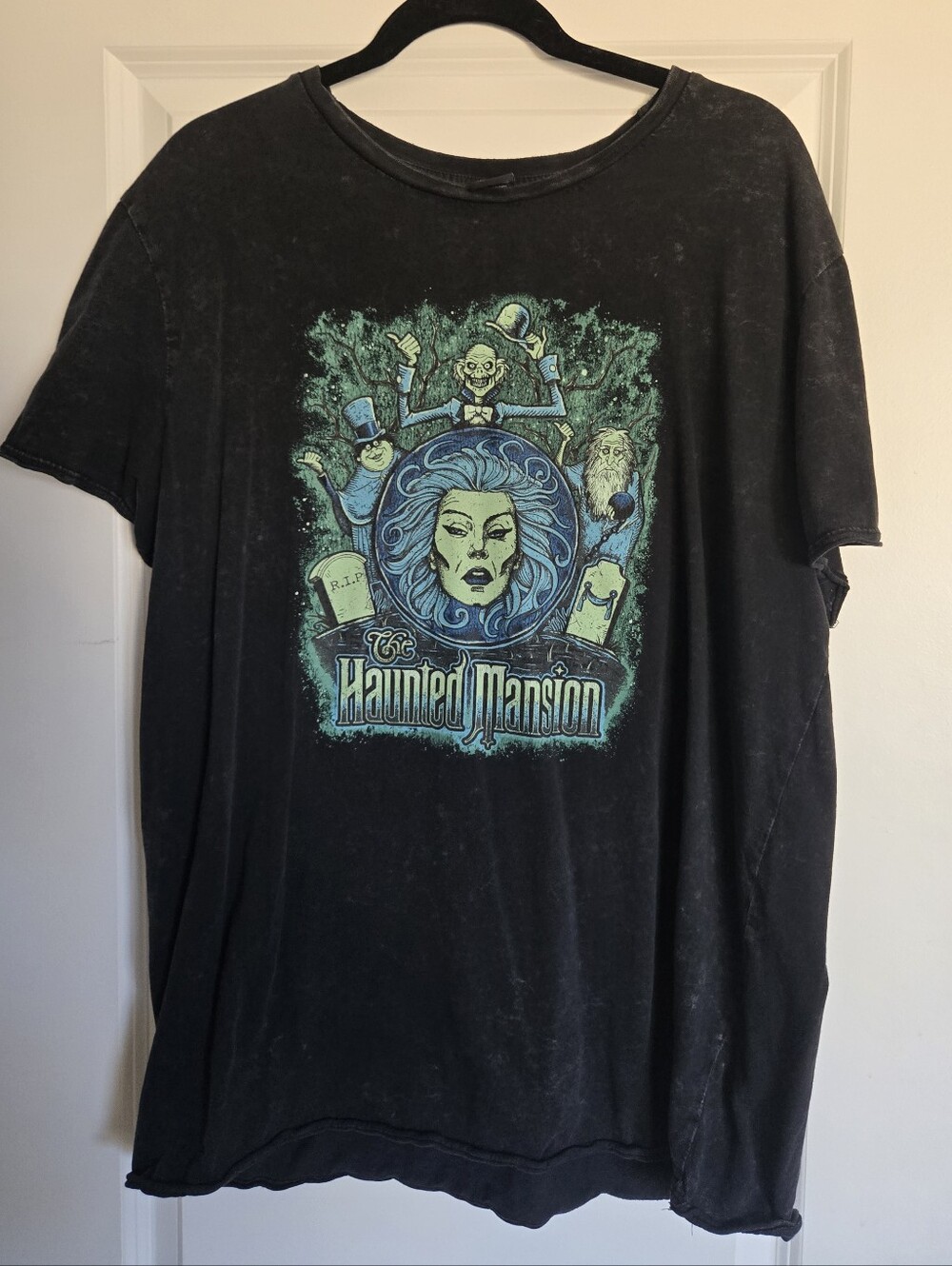 Our Universe Disney The Haunted Mansion Ghosts Mineral Wash T-Shirt Size XL